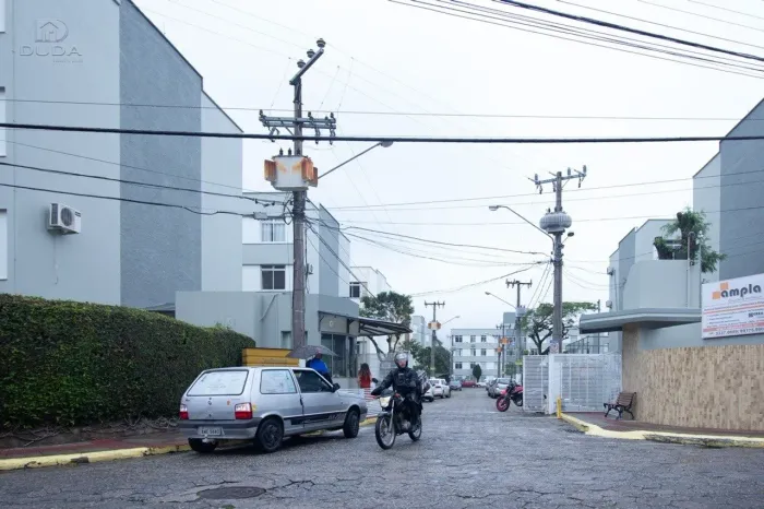Apartamento 2 quartos Semi mobiliado na Trindade