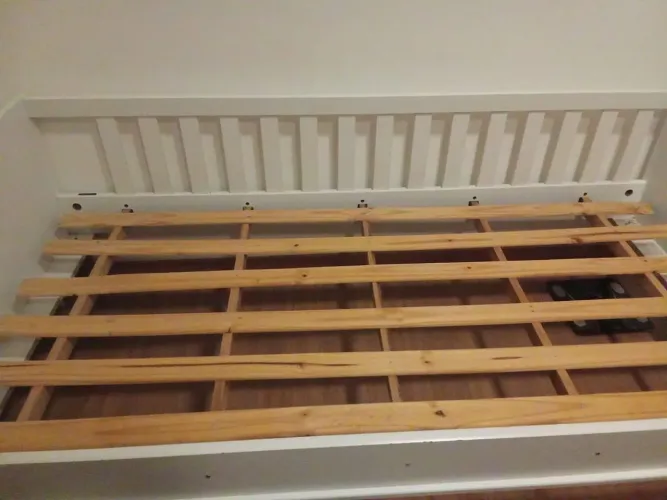 Cama retrô solteiro
