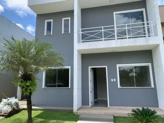 Casa Moderna em Condomínio na Av. Augusto Montenegro, 162m², 03 quartos, suíte e varanda.