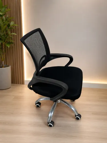 Cadeira de Escritório Ergonômica Giratória Tela Mesh Base Cromada