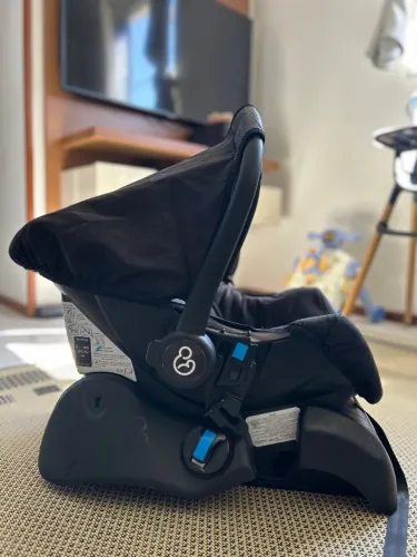 SÓ HOJE! Carrinho + bebê conforto com base
