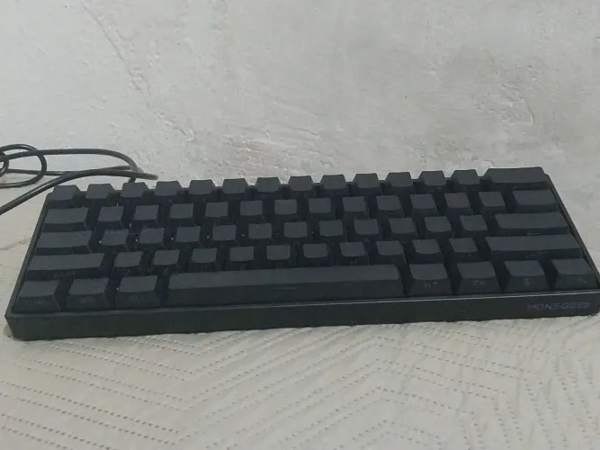 Teclado akko monsgeek fun 60