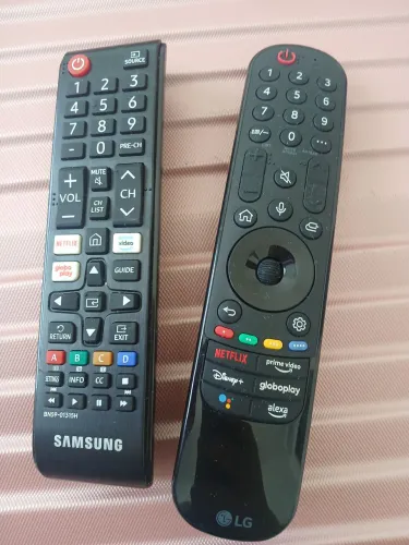 Dois controles remotos, com preço de um.