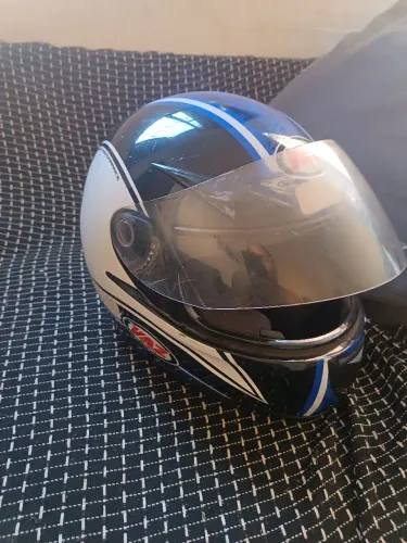 Capacete número 62