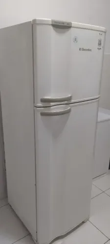 Refrigerador Electrolux Frost Free DF38 em perfeito estado