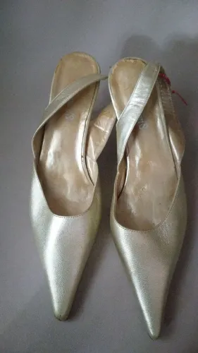 Sapatos tamanhos 34