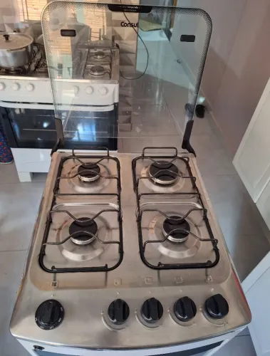 Vende-se Fogão