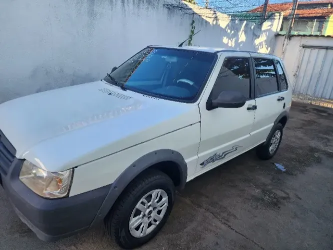 Fiat Uno Mille Celeb. WAY Econ. 1.0 F.flex 4P 2013
