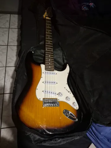 Kit iniciante guitarra (Condor RX10 - Sunburst + Amplificador + Cabo Santo Angelo + Capa)
