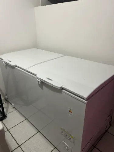 Freezer Eletrolux nova 513 litros duas portas com travas.