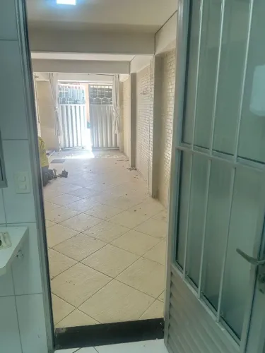  ALUGA  KITNETS E CASA 