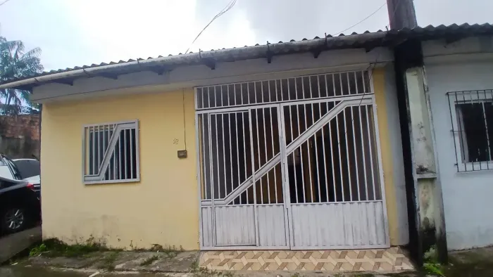 CASA EM CONDOMÍNIO, 2 QUARTOS, QUINTAL, VAGA, SEGURANÇA E CONFORTO PARA SUA FAMÍLIA! Á VIS