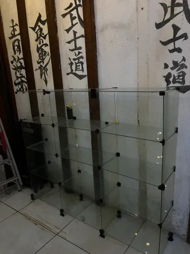 Estante vidro modulado