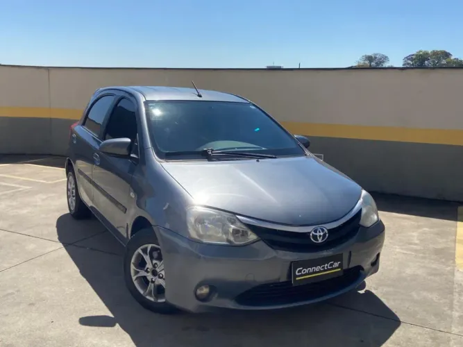 Toyota Etios X 1.3 Flex 16V 5P Mec. 2015
