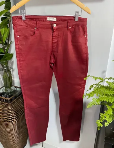 Calça Zara tamanho 44 com elastano 