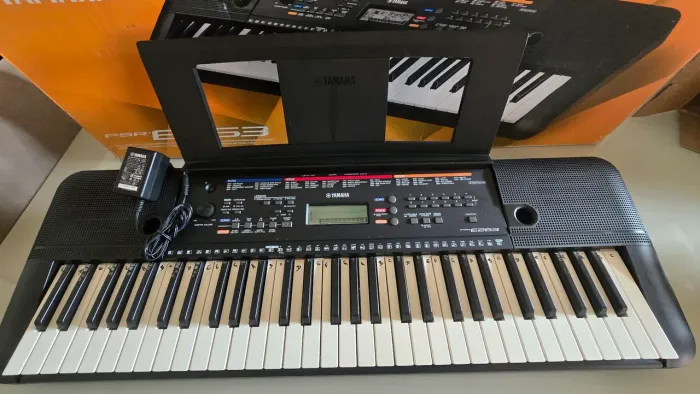Teclado Yamaha PSR-E263