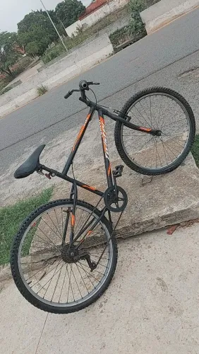 Vendo bicicleta caloi aro 26 de marcha 