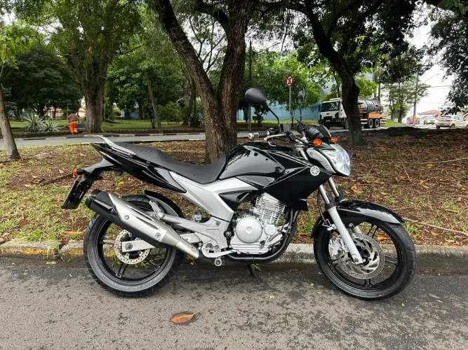 YAMAHA YS250 FAZER 2012