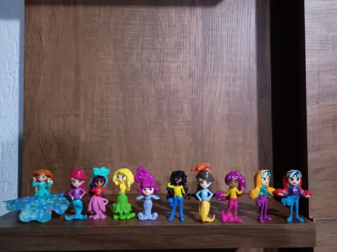 10 bonecas miniaturas Kinder ovo usadas na condição