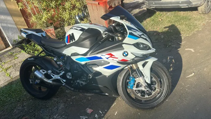 Moto feita a revisão na BMW a uma semana