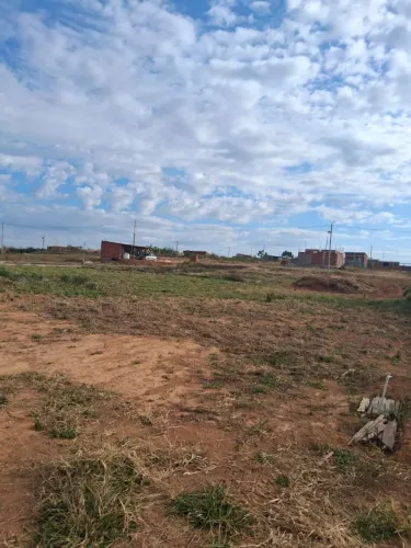 Lote em Ceilândia/Condomínio fechado