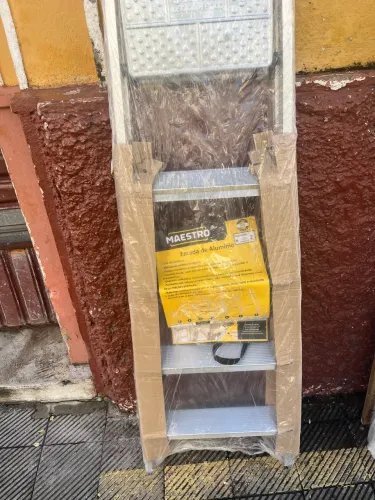 Escada de alumínio 5 degraus