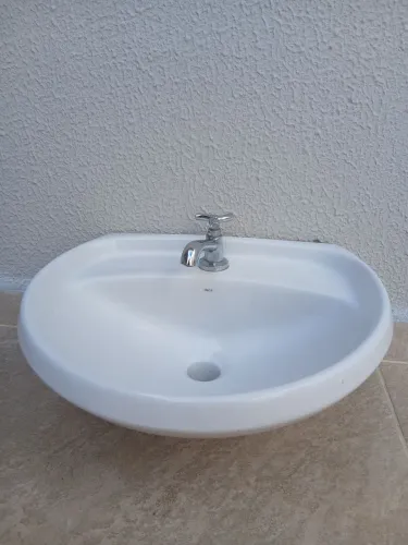 Pia Deca e torneira