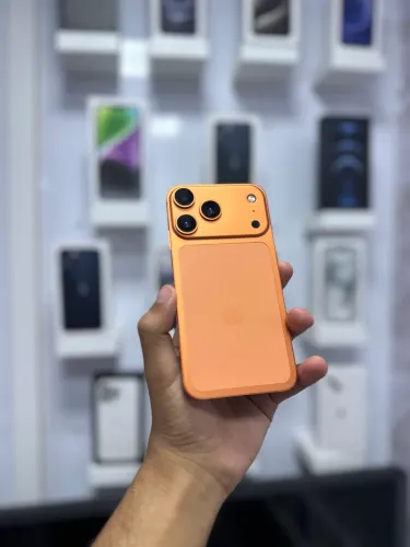 IPHONE XR 256 GB NA CARCAÇA DO 17 PRO