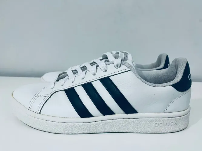 Tênis Adidas Original Semi novo