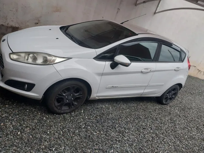 Ford Fiesta 1.6 16V Flex Mec. 5P 2015