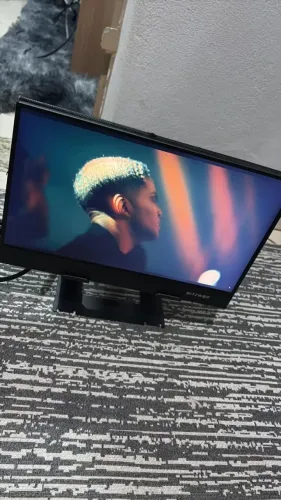 Monitor portátil BlitzWolf modelo BW-PCM2, ideal para uso como segunda tela. Tela de 13,3?