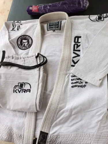 Kimono kvra a0 usado Jiu-Jitsu 