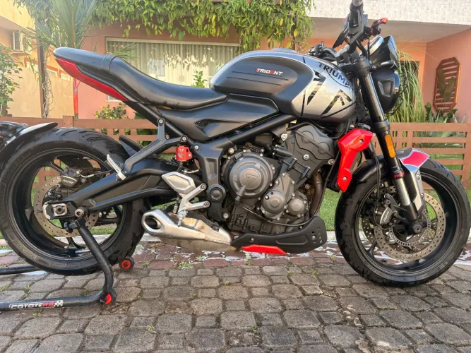 Triumph trident 660