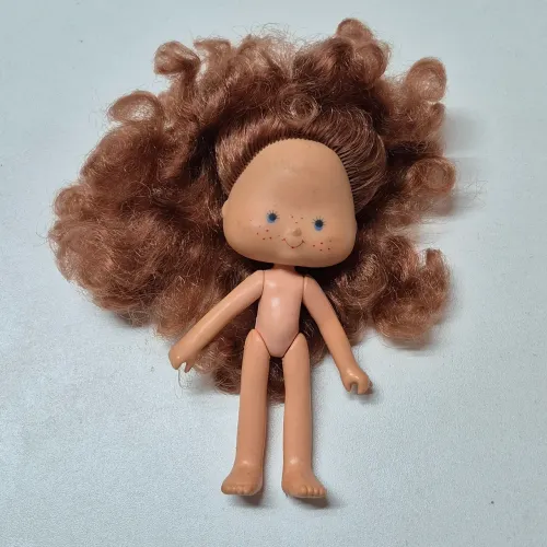 BONECA MORANGUINHO ANOS 80 ESTRELA
