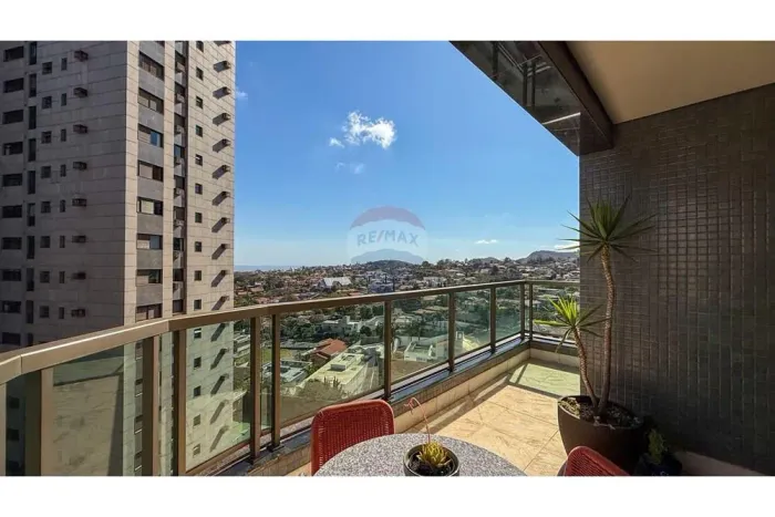 Apartamento Duplex no coração do Belvedere! Vista Panorâmica e 4 Vagas