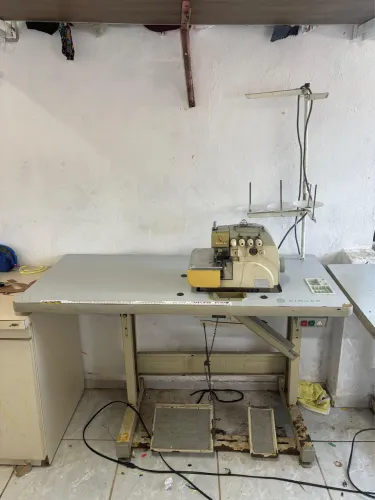 Máquina de costura singer, ponto cadeia em perfeito estado de funcionamento