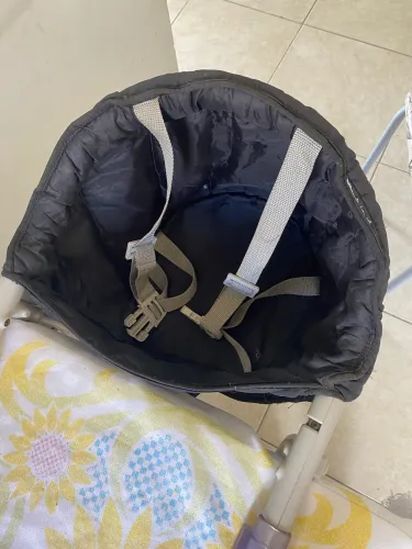 Cadeirinha de bebê para mesa 