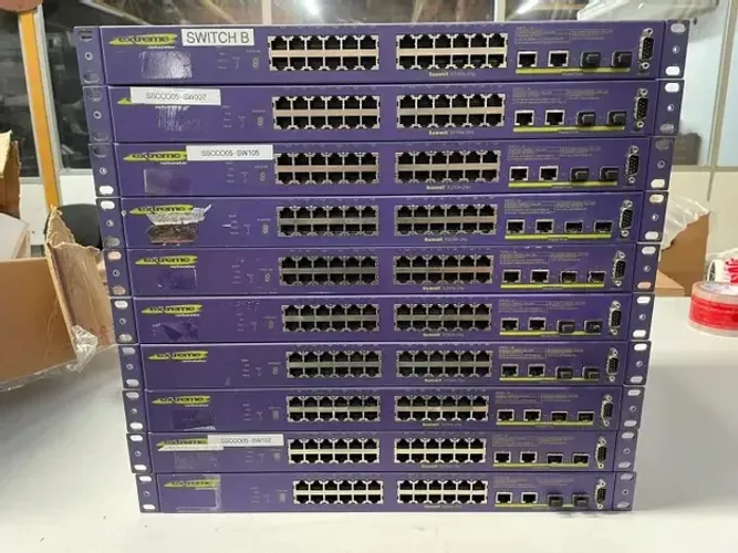 SWITCH EXTREME NETWORKS SUMMIT X250E-24P 24portas 10/100 POE 2 Giga SFP/RJ45