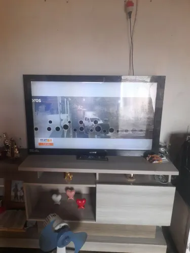 Vendo TV 40 polegadas,não é smart.