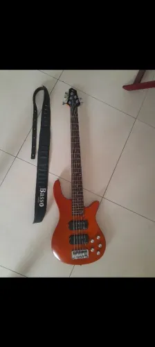 Baixo Strinberg 5 cordas.