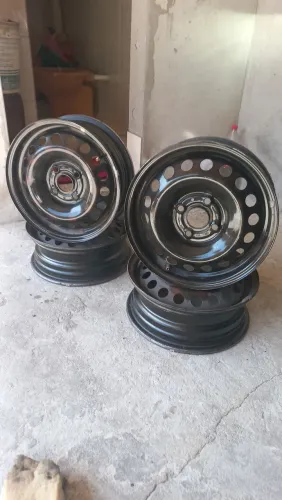 Roda Hb20s original aro 14 ( somente dinheiro ou pix )