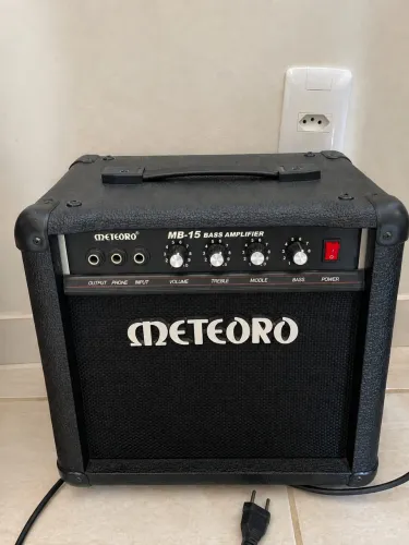 Amplificador de baixo 