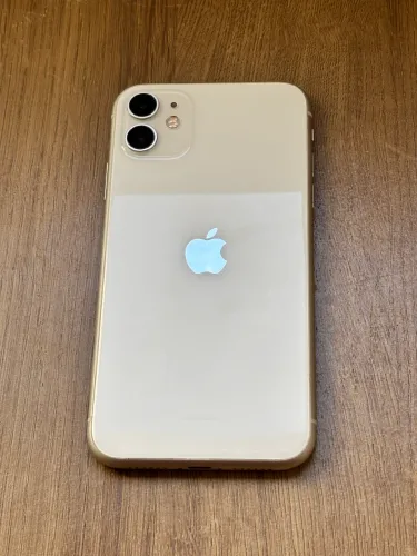 iPhone 11 branco vendo ou troco