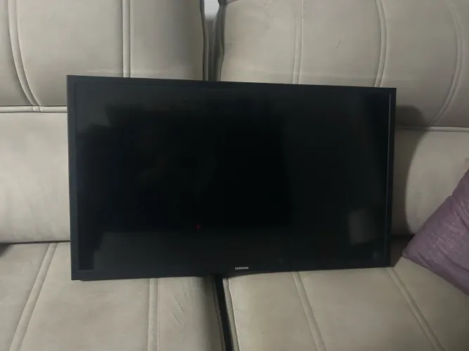 Vendo tv samsung 42? tela com defeito
