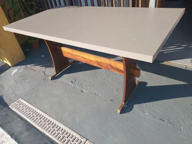 Mesa 1,50 x 80cm em ótimo estado. (Entrego).