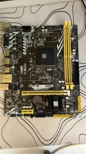A520M+MEMORIA RAM 8gb DDR4