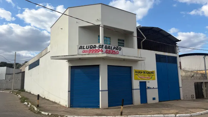 ? ALUGA-SE GALPÃO - 419m² - NOVA VILA BRETAS, GOV. VALADARES/MG