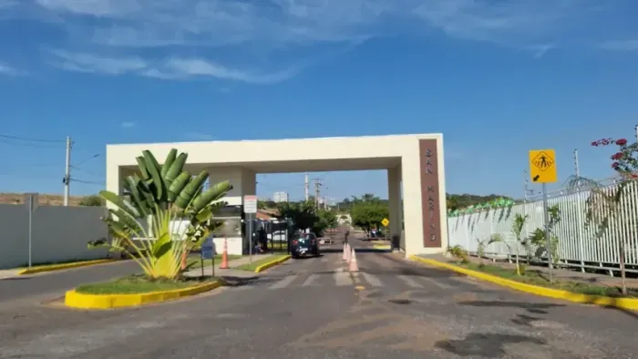 CASA A VENDA CONDOMINIO SAN MARINO