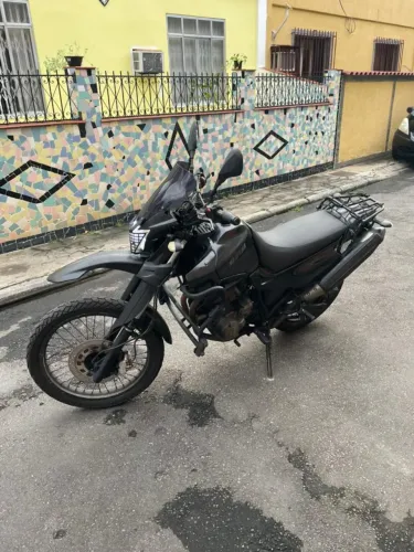 Yamaha XT 600 1998 Preta com Acessórios para Viagem e Painel Digital - Só tranferir