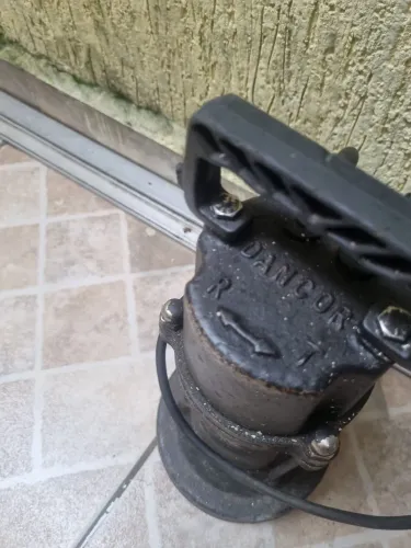 Bomba submersa para dreno funcionando 220v